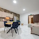 Relaxed 1br With Backyard & Balconies,tarxien Appartement