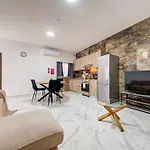 Relaxed 1br With Backyard & Balconies,tarxien Appartement