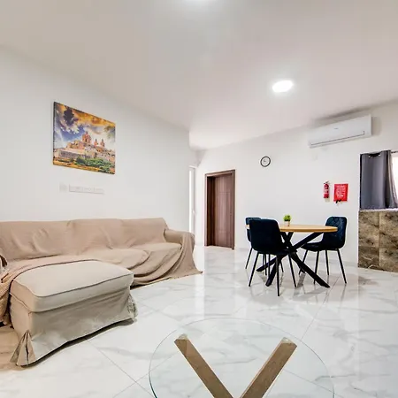 Appartement Relaxed 1br With Backyard & Balconies,tarxien Żabbar