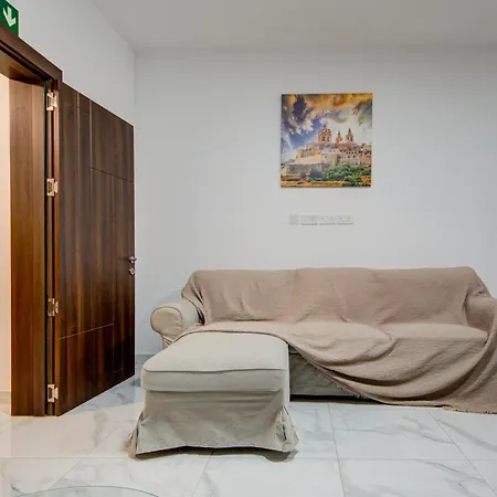 Relaxed 1br With Backyard & Balconies,tarxien Apartment Zabbar