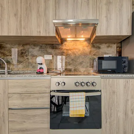 Relaxed 1br With Backyard & Balconies,tarxien Appartement Żabbar