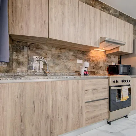 Relaxed 1br With Backyard & Balconies,tarxien *