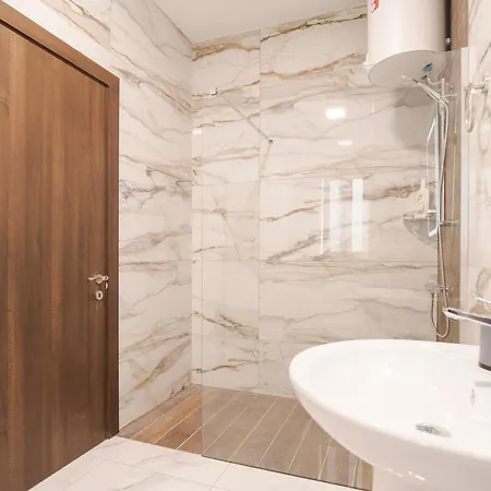 아파트 Relaxed 2br With Backyard & Balconies,tarxien