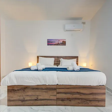 Relaxed 1br With Backyard & Balconies,tarxien * Zabbar