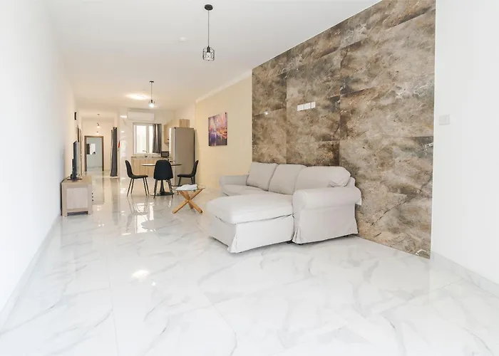 Relaxed 2br With Backyard & Balconies,tarxien Lejlighed Żabbar