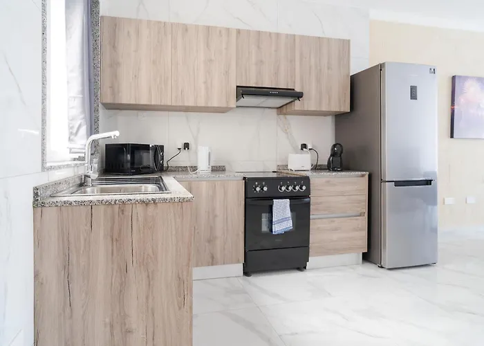 Relaxed 2br With Backyard & Balconies,tarxien Lejlighed