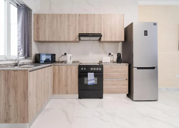 Relaxed 2br With Backyard & Balconies,tarxien Lejlighed Żabbar