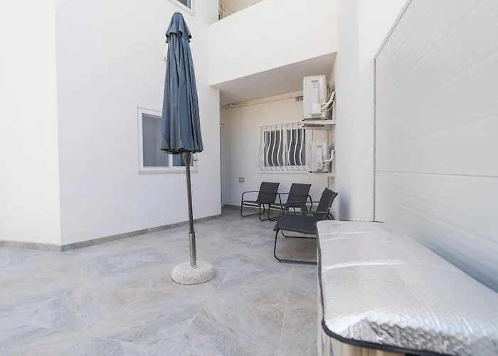 Relaxed 2br With Backyard & Balconies,tarxien Lejlighed Żabbar
