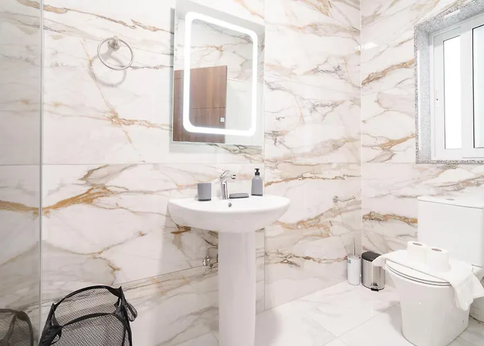 Relaxed 2br With Backyard & Balconies,tarxien Żabbar